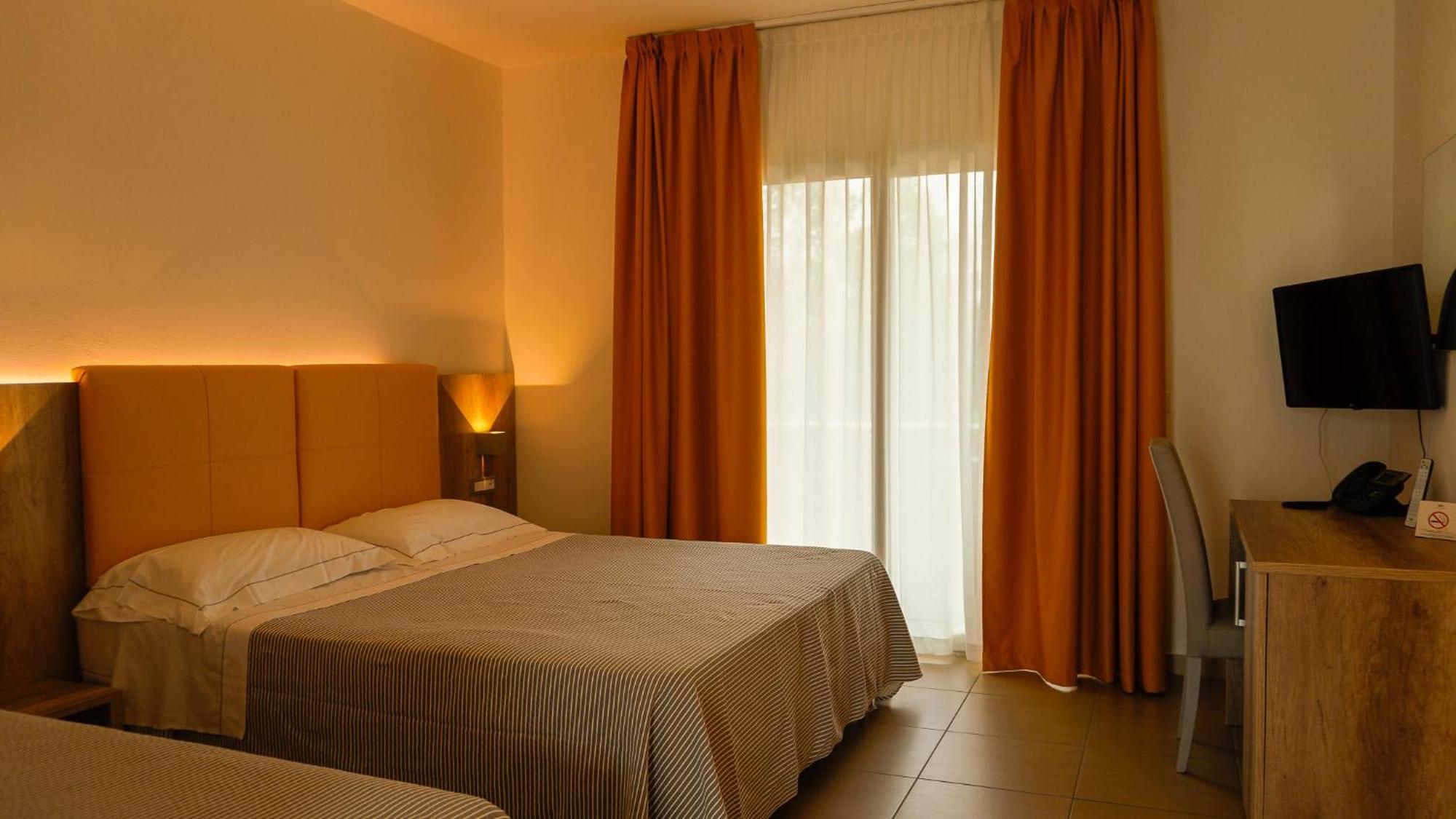 Hotel San Teodoro Esterno foto